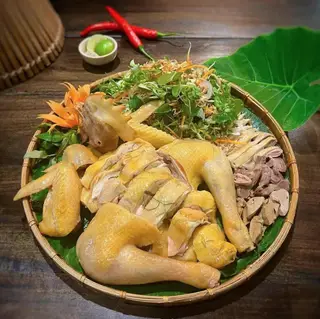 Hình ảnh Gà luộc nguyên con