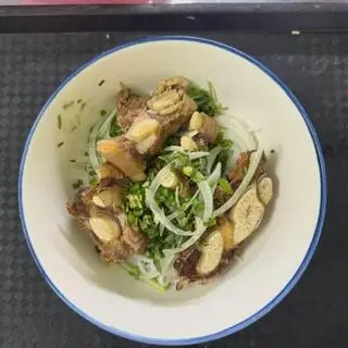 Hình ảnh Bún bò nạm sườn chả