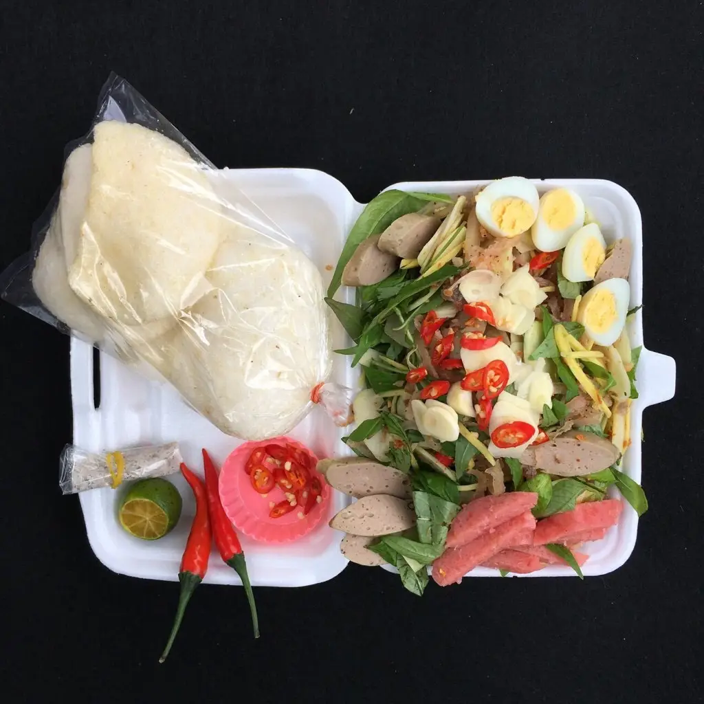 Hình ảnh Nem trộn chả