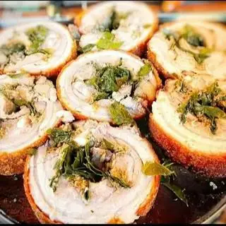 Hình ảnh Heo quay cuốn mặc mật nửa ký