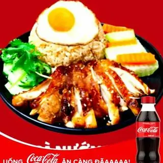 Hình ảnh Cơm Gà Nướng Ngũ Vị - Trứng Ốp - Kèm CoCa
