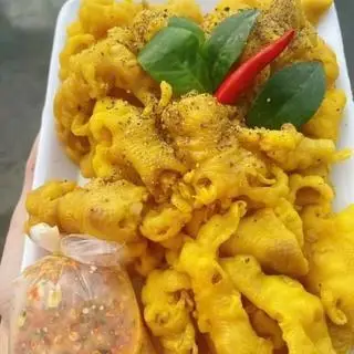 Hình ảnh Chân Gà Ủ Muối Rút Xương (hộp lớn) 500gr