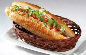 Hình ảnh Bánh mì chả truyền thống
