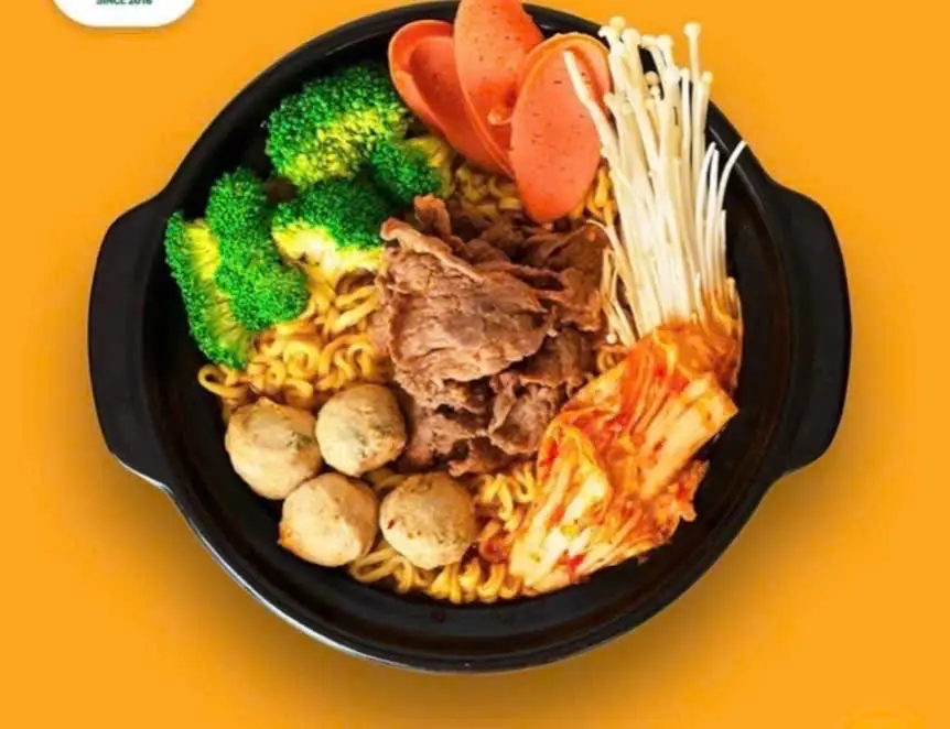 Hình ảnh Mỳ cay bò nấm kim chi