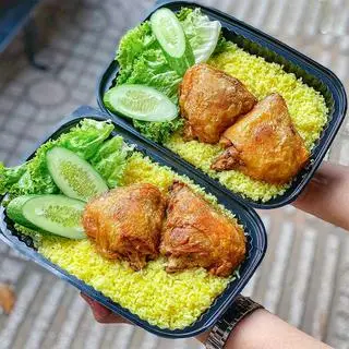 Hình ảnh Cơm ức gà trung
