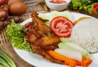 Hình ảnh Cơm gà sốt mắm