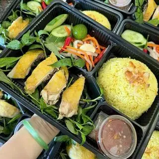 Hình ảnh Cơm ức gà + trứng non
