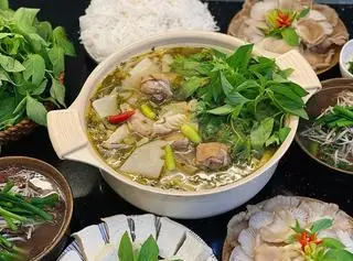 Hình ảnh Lẩu gà lá é