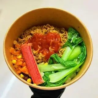 Hình ảnh Mì trộn thanh cua - tóp mỡ