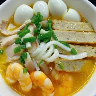 Hình ảnh Bánh canh giò - tôm - trứng - thịt cua - chả cua - càng cua