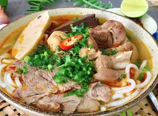 Hình ảnh Bún bò Huế đặc biệt