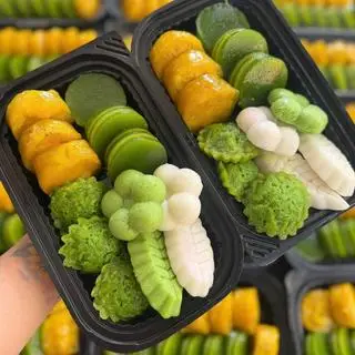 Hình ảnh Bánh Quê Mix Thập Cẩm Size S 