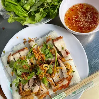 Hình ảnh Bánh hỏi heo quay đặc biệt