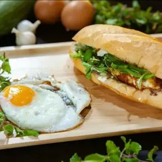 Hình ảnh Bánh mì ốp la - 2 trứng