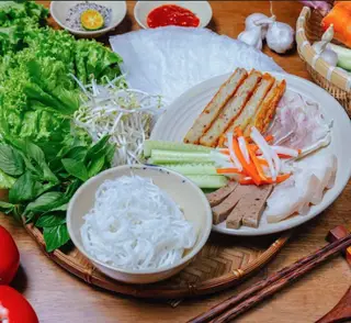 Hình ảnh Thập cẩm cuốn bánh tráng