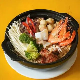 Hình ảnh Mì cay thập cẩm +1 ly nước 