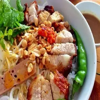 Hình ảnh Bún mắm heo quay