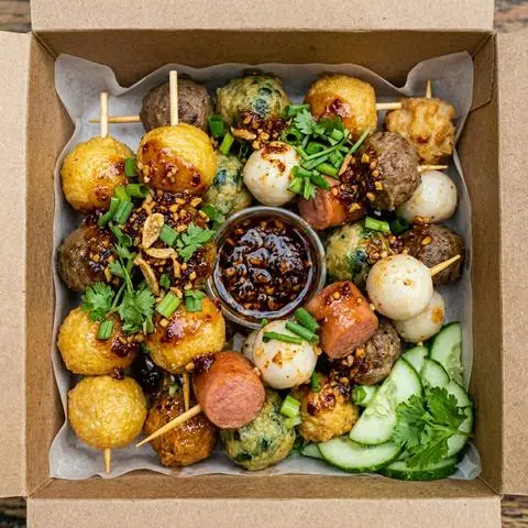 Hình ảnh Ăn Vặt Bà 4 - Chè, Chân Gà & Cá Viên - Lê Văn Quới