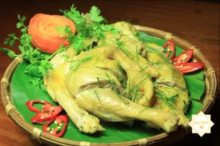Hình ảnh Gà chặt lá chanh 1 con - cháo - gỏi