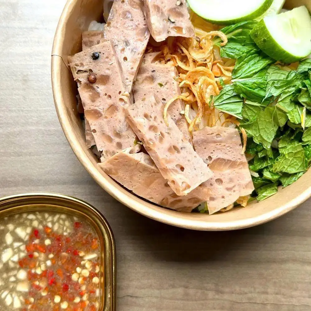 Hình ảnh Bún mắm nêm chả bò da