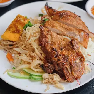 Hình ảnh Cơm sườn bì chả