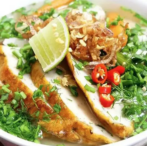 Hình ảnh Bếp Nhà Điệp - Bánh Canh Chả Cá & Chân Gà Sốt Thái - Lê Văn Khương