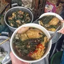 Hình ảnh Mỳ đùi gà ta tần thuốc bắc ngải cứu - 1 trứng vịt lộn