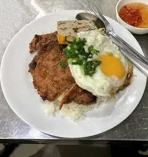 Hình ảnh Cơm tấm sườn chả ốp la