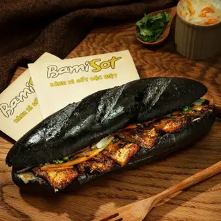 Hình ảnh Bánh mì thăn heo đen