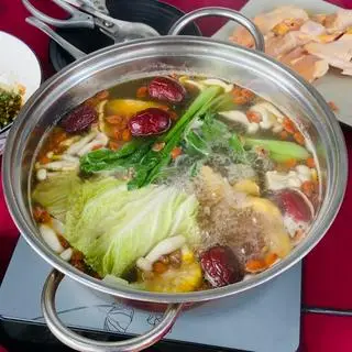 Hình ảnh Lẩu gà Quảng Đông