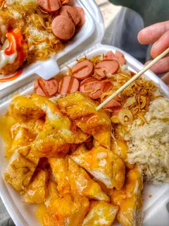 Hình ảnh Combo suất vừa - bánh mì sốt kem phomai - 2 bánh cá nhân phomai kéo sợi