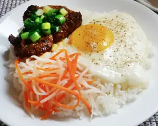 Hình ảnh Cơm sườn trứng