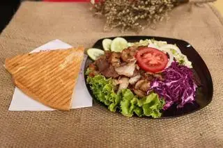 Hình ảnh Doner kebab đĩa