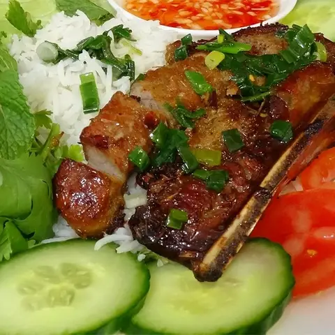 Hình ảnh Cơm Tấm Sườn Cọng - Lã Xuân Oai