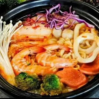 Hình ảnh Mì cay kim chi - lẩu Thái hải sản