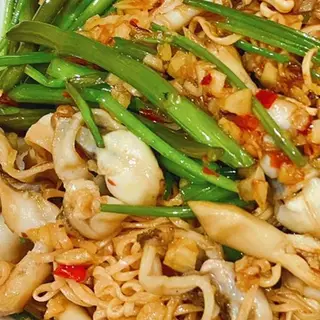 Hình ảnh Mì xào ốc móng tay