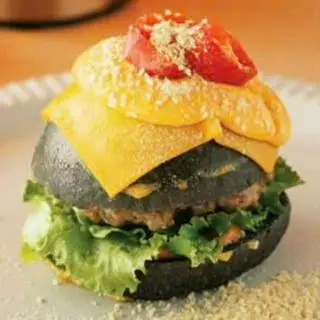 Hình ảnh King burger đen phủ phô mai