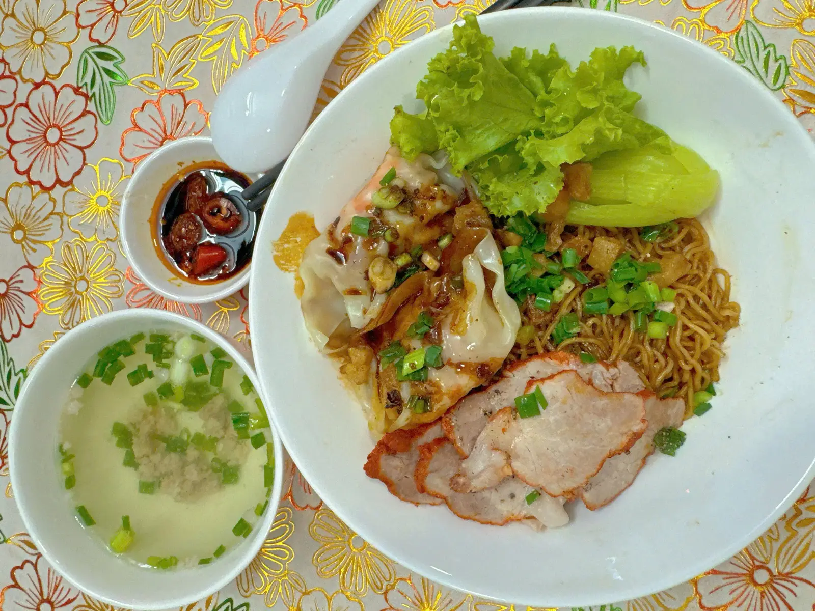Hình ảnh Mì sủi cảo xá xíu khô