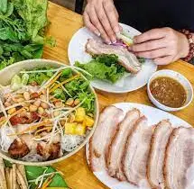 Hình ảnh Bánh tráng cuốn thịt heo