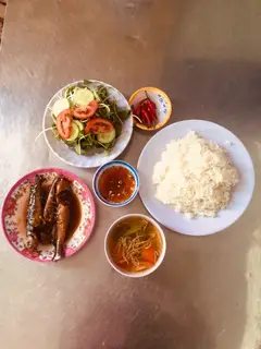 Hình ảnh Cơm cá kho tiêu