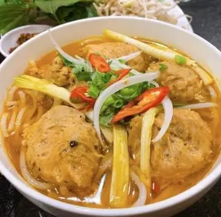 Hình ảnh Bún bò chả cua không