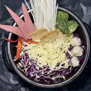 Hình ảnh Mỳ kim chi xúc xích phô mai