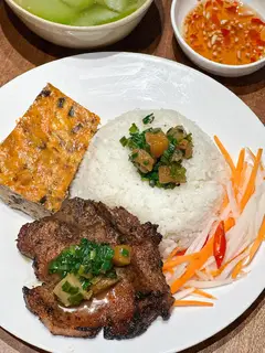 Hình ảnh Cơm tấm sườn - chả trứng