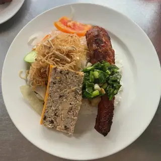 Hình ảnh Sườn cọng - bì - chả