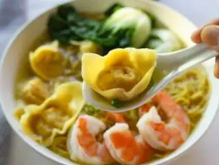 Hình ảnh Hoành thánh thập cẩm