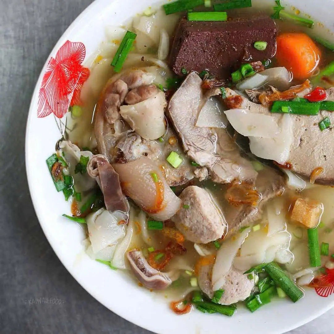 Hình ảnh HOÀNH THÁNH LÁ CÔ TÁM & CHÁO LÒNG - Nguyễn Thượng Hiền