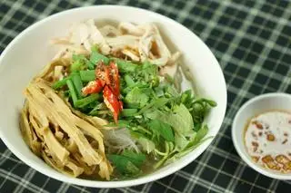Hình ảnh Miến măng gà xé