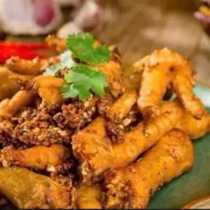 Hình ảnh Chân gà quái thú - vừa