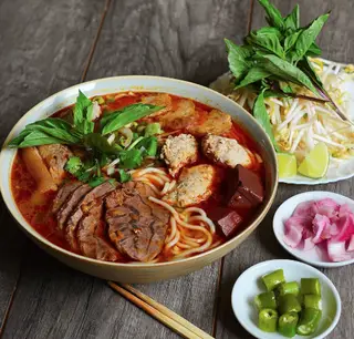 Hình ảnh Bún bò Huế bắp giò thịt