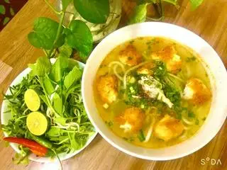 Hình ảnh Bánh canh cá lóc chiên